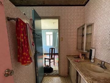 5BR House and Lot for rent in Quezon City *near Del Monte Avenue