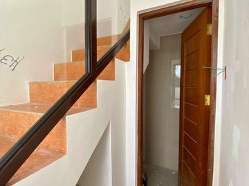FOR SALE- 7M- 2-STOREY SINGLE DETACHED HOUSE & LOT w/ 2 BEDROOMS PLUS A BALCONY,CARPORT & LANDSAPE, LOCATED IN  BRGY. INOSLOBAN LIPA CITY BATANGAS