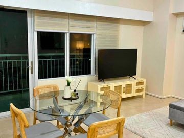 FOR SALE: 1-Bedroom Flat in Two Serendra, Taguig City