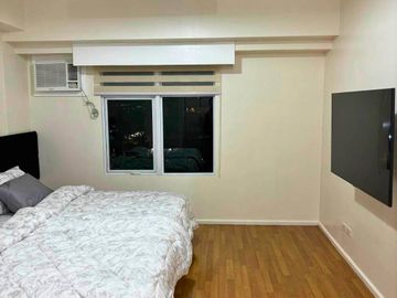 FOR SALE: 1-Bedroom Flat in Two Serendra, Taguig City