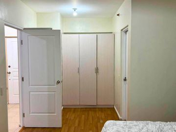 FOR SALE: 1-Bedroom Flat in Two Serendra, Taguig City