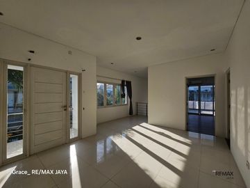 Rumah Modern 3+1 Bedroom Dijual, di Area Denpasar Selatan