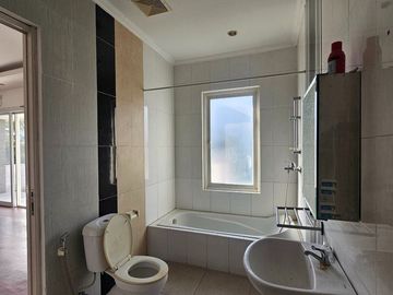 Rumah Modern 3+1 Bedroom Dijual, di Area Denpasar Selatan