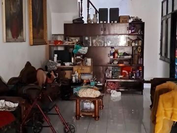 Rumah Di Taman Modern Cakung