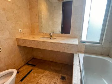 Rare Unit! The Grove Tower Empyreal 2+1 Bedroom Semi Furnished, Lantai 17