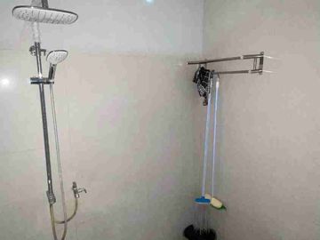 Rumah 3 Lantai Siap Huni Full Furnish SHM