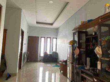Rumah 3 Lantai Siap Huni Full Furnish SHM