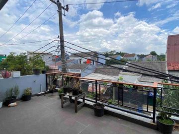 Rumah 3 Lantai Siap Huni Full Furnish SHM