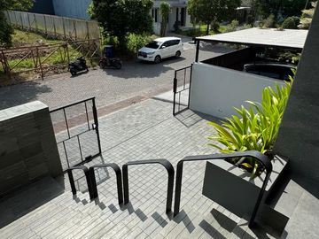 dijual rumah somerset citraland surabaya