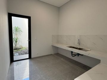 dijual rumah somerset citraland surabaya