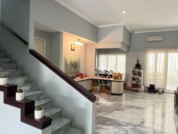 dijual rumah somerset citraland surabaya
