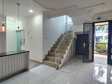 Dijual Rumah Taman Modern Cakung Jakarta Timur | SHM, 2,5 Lantai, Dekat Tol JORR