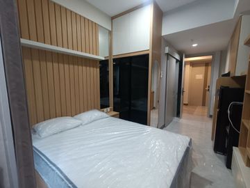 Unit Studio! Apartemen Bella, Pakuwon City - Full Furnished, View City