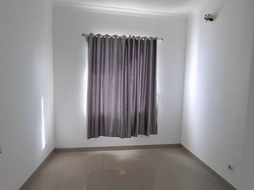 Disewakan Rumah di Cluster North Thames JGC Cakung Jakarta-Timur