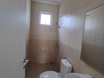 Disewakan Rumah di Cluster North Thames JGC Cakung Jakarta-Timur