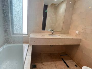 Ready to Move In! The Grove Tower Empyreal 2+1 BR Semi Furnished
