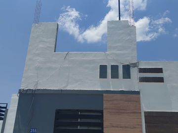 CASA EN VENTA EN JUAREZ, NUEVO LEON, ZONA FRACC. LOMAS DE ROSARITO,  FRENTE A PARQUE PRINCIPAL, ESQUINA, REMATE POR CAMBIO DE RESIDENCIA DE PAIS