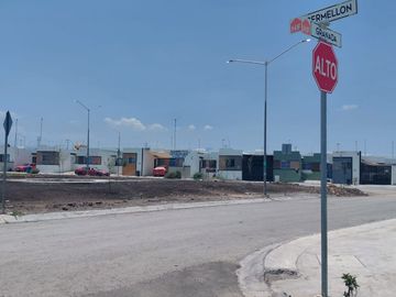 CASA EN VENTA EN JUAREZ, NUEVO LEON, ZONA FRACC. LOMAS DE ROSARITO,  FRENTE A PARQUE PRINCIPAL, ESQUINA, REMATE POR CAMBIO DE RESIDENCIA DE PAIS