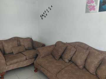 CASA EN VENTA EN JUAREZ, NUEVO LEON, ZONA FRACC. LOMAS DE ROSARITO,  FRENTE A PARQUE PRINCIPAL, ESQUINA, REMATE POR CAMBIO DE RESIDENCIA DE PAIS