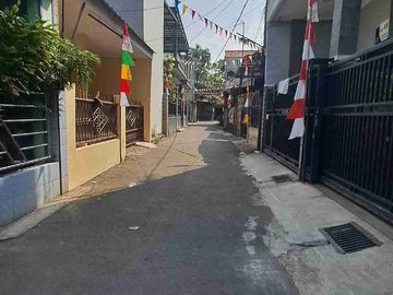 Jual Bangunan 2 Lantai Ex Kos an 10 KT, 10KM, SHM, jalan lebar 2 mobil, Cakung, harga bagus 1 950M nego
