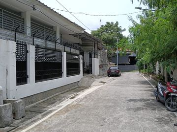 Rumah 2 lt SHM dekat LAN  Jl Adminsitrasi Petamburan Tanah ABang Jakarta Pusat