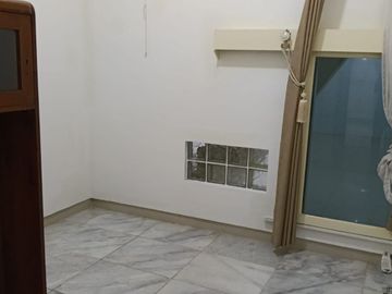 Rumah 2 lt SHM dekat LAN  Jl Adminsitrasi Petamburan Tanah ABang Jakarta Pusat