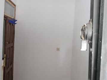 Rumah 2 lt SHM dekat LAN  Jl Adminsitrasi Petamburan Tanah ABang Jakarta Pusat