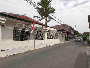 Rumah Klasik Di jl. Kaliurang Dalam Ringroad Dekat Kampus UGM Yogyakarta