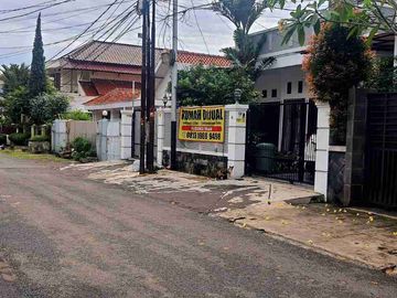dijual rumah 2 lantai di Kebayoran Baru, Jaksel