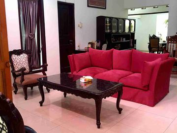 dijual rumah 2 lantai di Kebayoran Baru, Jaksel