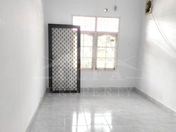 Peluang Usaha & Hunian! Rumah Murah Siap Huni Lokasi Jalan Ramai