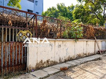 ANA RUMAH LAMA HITUNG TANAH LT.208M UK 10.8X20M DI JELAMBAR