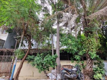 ANA RUMAH LAMA HITUNG TANAH LT.208M UK 10.8X20M DI JELAMBAR