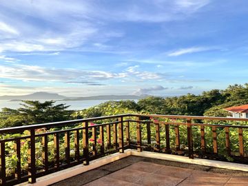 The Laeuna De Taal Bahia 5BR 5 Bedroom for Sale in Talisay Batangas
