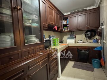 ANA RUMAH UK 13X19.5M BONUS LAHAN PARKIR DI KOMPLEK DUTA MAS JELAMBAR