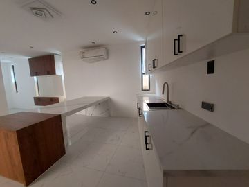 For Sale 3 Storey Modern Townhouse in Bahay Toro GSIS Village Project 8, Q.C. KSA