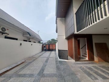 For Sale 3 Storey Modern Townhouse in Bahay Toro GSIS Village Project 8, Q.C. KSA