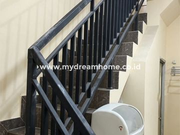Rumah Bagus Nyaman Bersih Semi Furnish di Pabuaran Residence