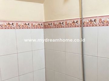 Rumah Bagus Nyaman Bersih Semi Furnish di Pabuaran Residence