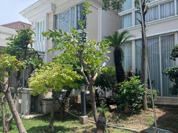 Rumah La Riz Wood, Pakuwon Indah Full Bangunan - Nego
