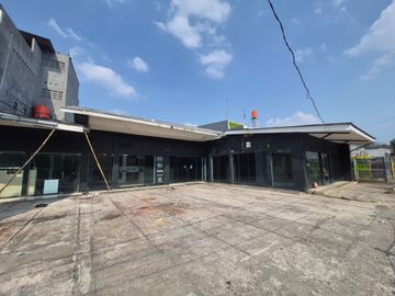 Disewakan workshop lokasi strategis di Jalan Utama Galaxy Bekasi