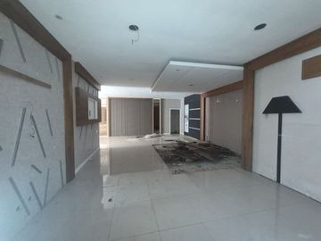 Disewakan workshop lokasi strategis di Jalan Utama Galaxy Bekasi