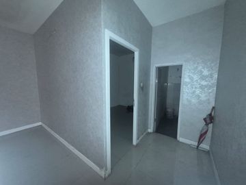 Disewakan workshop lokasi strategis di Jalan Utama Galaxy Bekasi