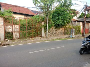Rumah Asri Bonus Bangunan Kawasan Komplek Pertanian Pasar Minggu Jakarta Selatan Lokasi Dekat ke Pintu Tol Tb .Simatupang dan Dekat ke Aeon Mall