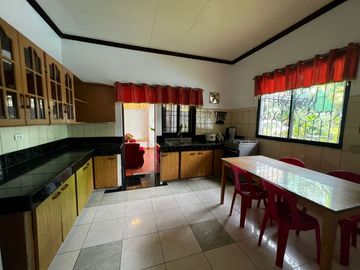 HOUSE AND LOT FOR SALE NEAR DUMAGUETE CITY PROPER ID 15106