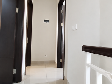 Rumah 2lt luas 6x15 90meter 3KT Cluster Mississippi JGC Jakarta Garden City