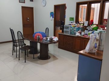 Rumah Eklusive dan Elegan di Kawasan Pemukiman Elite Pesona Khahyangan  Depok Jawa Barat.