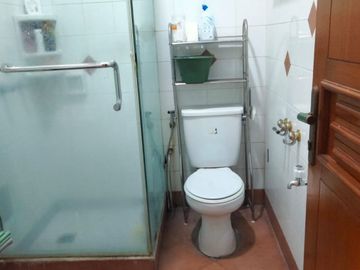 Rumah Eklusive dan Elegan di Kawasan Pemukiman Elite Pesona Khahyangan  Depok Jawa Barat.