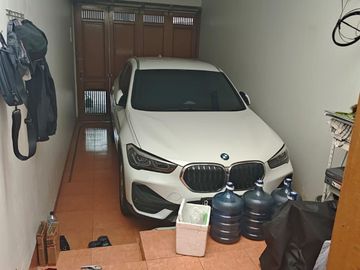 Rumah Eklusive dan Elegan di Kawasan Pemukiman Elite Pesona Khahyangan  Depok Jawa Barat.