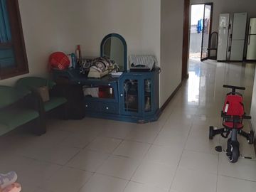 Rumah Eklusive dan Elegan di Kawasan Pemukiman Elite Pesona Khahyangan  Depok Jawa Barat.